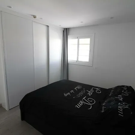 Garden City Apartment *